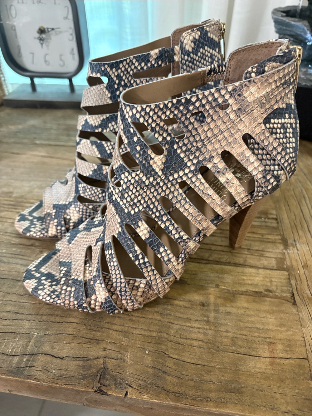 Vince Camuto Amendia Natural Warm Roccia heeled booties size 9
